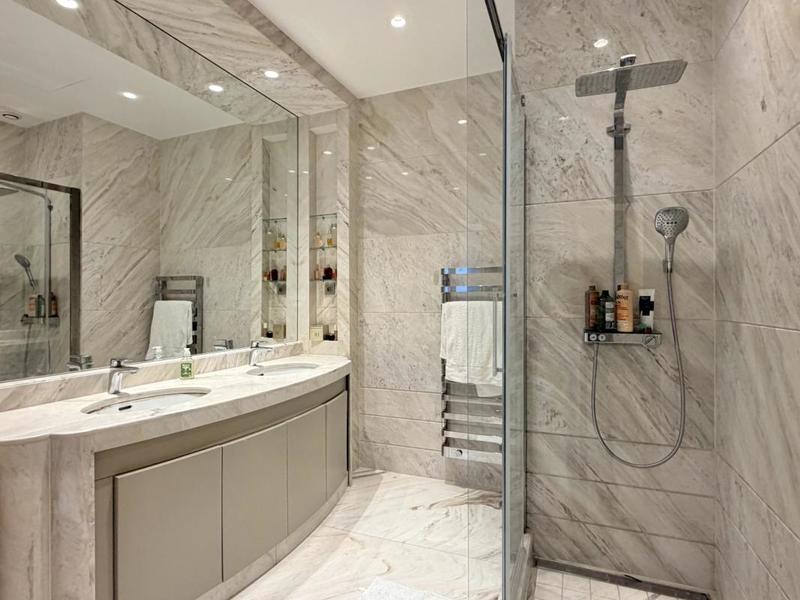 Appartement - 300 m² - 10 pièces