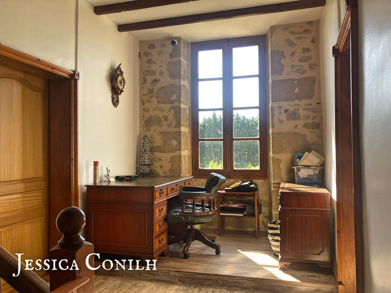 Maison - 234 m² - 7 pièces