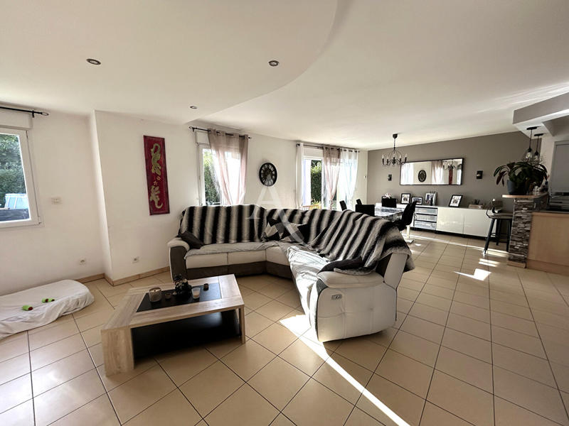 Maison - 138 m² - 5 pièces