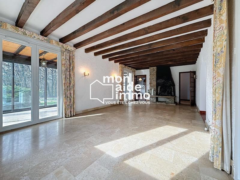 Maison - 250 m² - 7 pièces