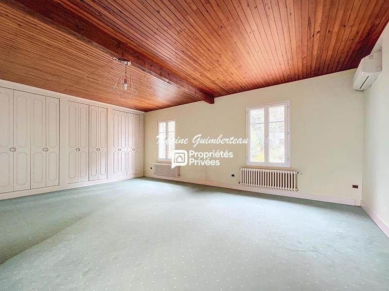 Maison - 208 m² - 6 pièces