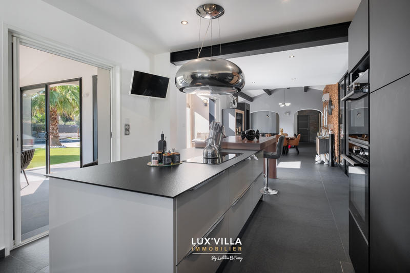 Villa - 344 m² - 12 pièces