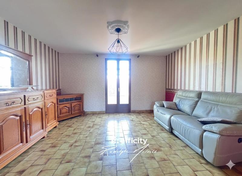 Maison - 90 m² - 5 pièces