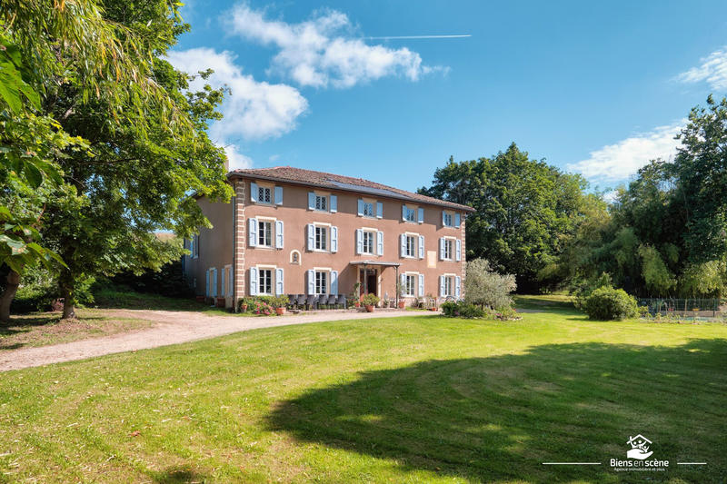 Maison ancienne - 450 m² - 13 pièces