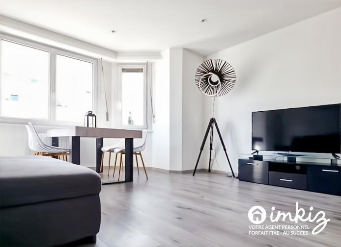 Maison - 250 m² - 9 pièces