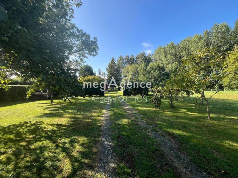 Terrain de loisirs - 1 800 m²