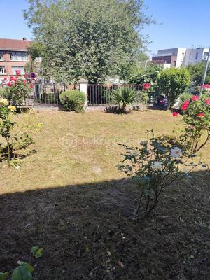 Maison traditionnelle - 115 m² - 8 pièces