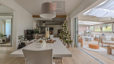 Maison - 137 m² - 6 pièces