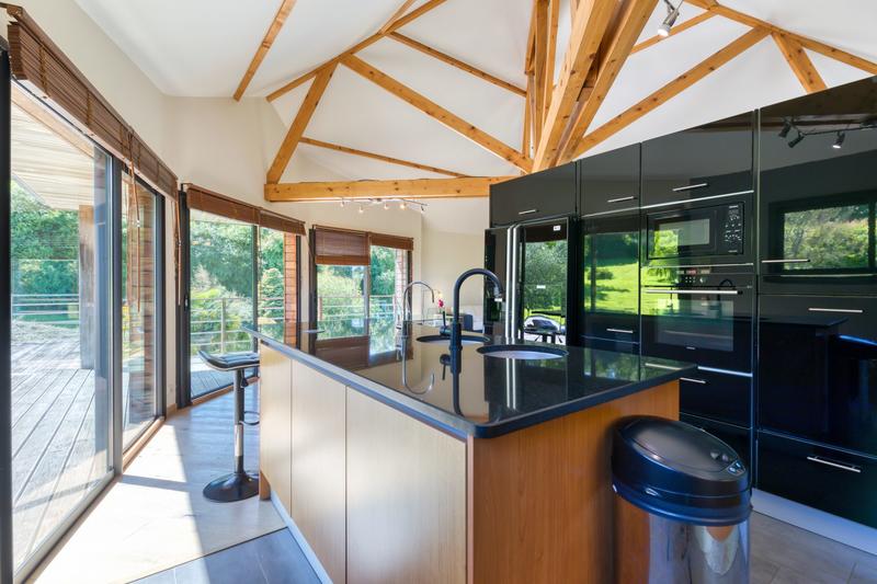 Maison contemporaine - 261 m² - 7 pièces