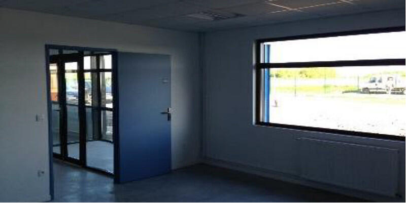 Local commercial - 1 182 m²