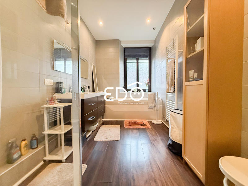 Appartement - 138 m² - 5 pièces