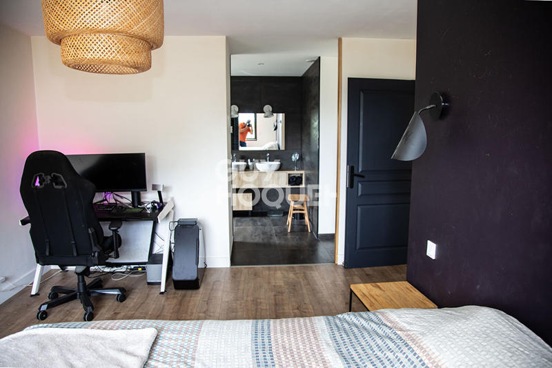 Maison - 231 m² - 9 pièces