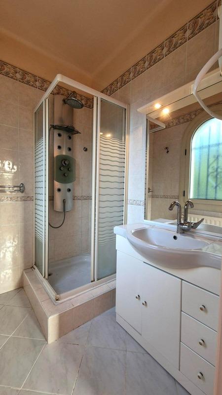 Propriété - 190 m² - 8 pièces