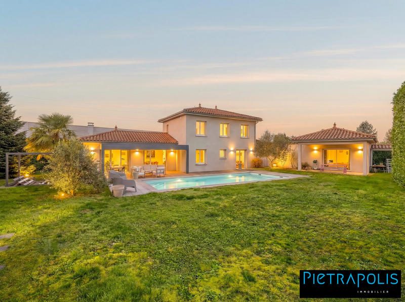 Maison contemporaine - 226 m² - 8 pièces