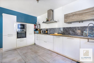 Maison - 195 m² - 7 pièces