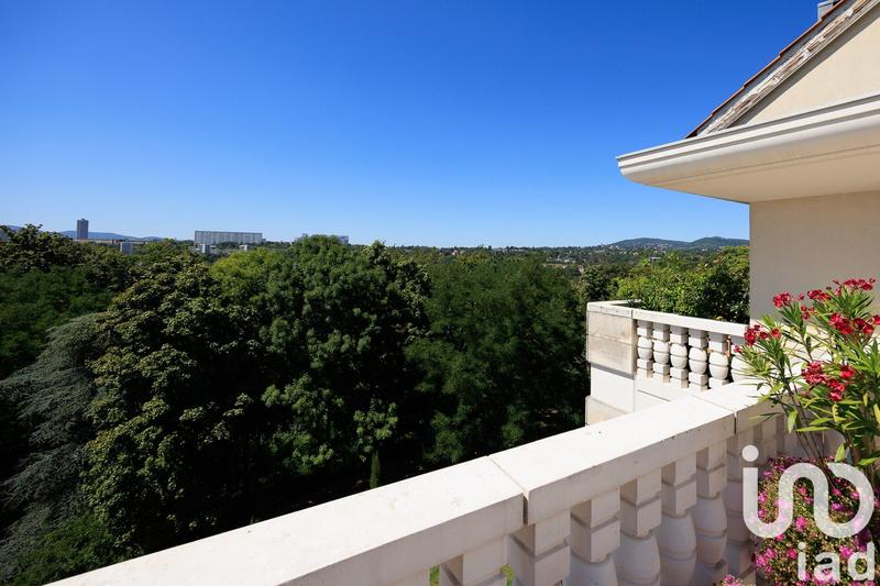 Appartement - 209 m² - 7 pièces