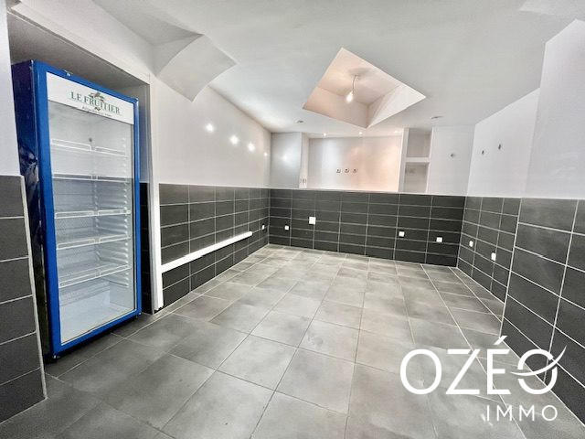 Local commercial - 49 m² - 2 pièces
