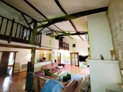 Maison - 525 m² - 12 pièces