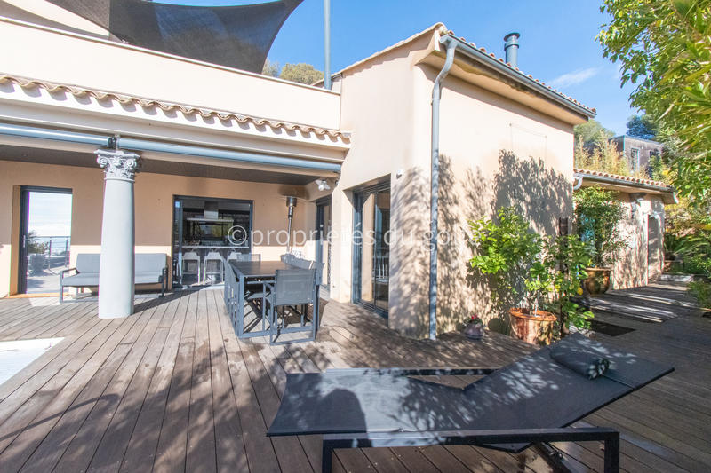 Maison - 210 m² - 9 pièces