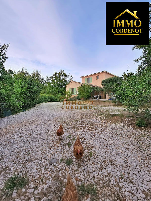 Villa - 90 m² - 4 pièces