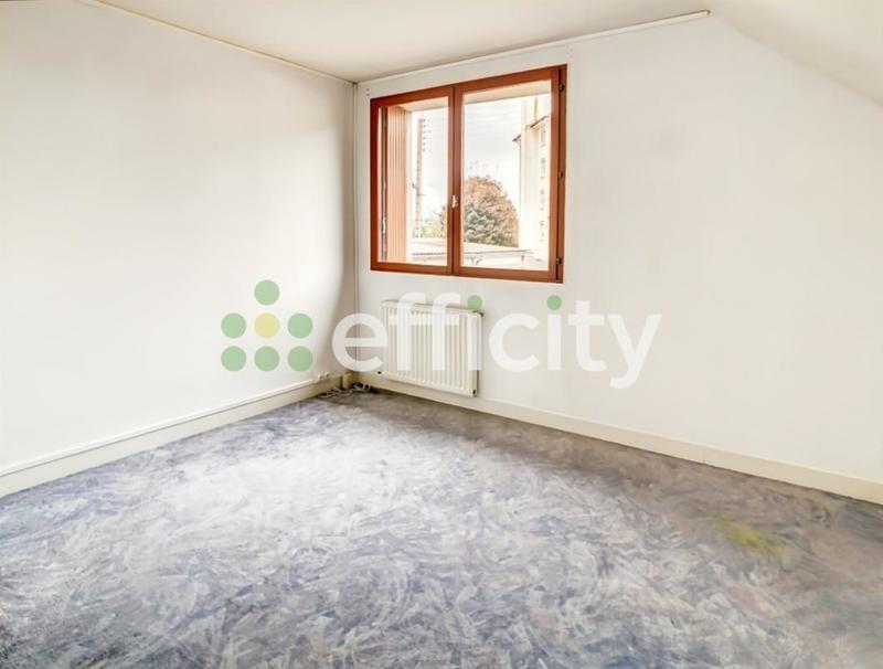 Maison - 176 m² - 9 pièces