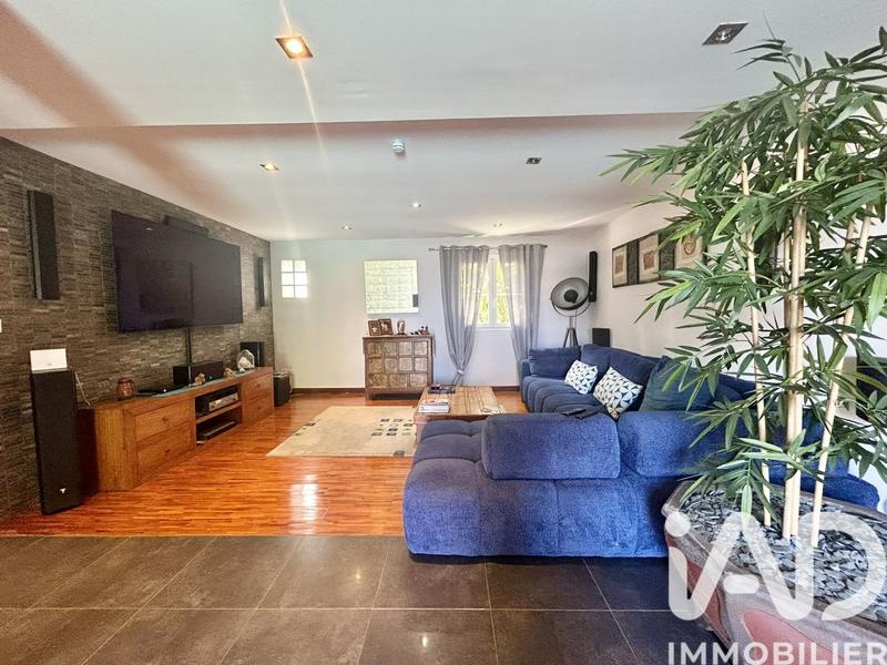 Maison - 200 m² - 4 pièces