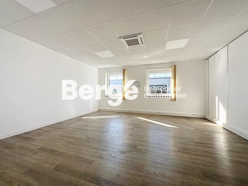 Bureau - 446 m²
