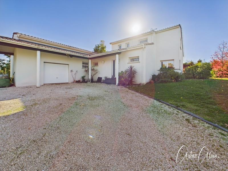 Maison - 172 m² - 6 pièces