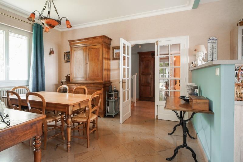 Maison - 246 m² - 9 pièces