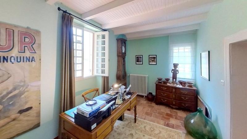 Maison traditionnelle - 203 m² - 8 pièces