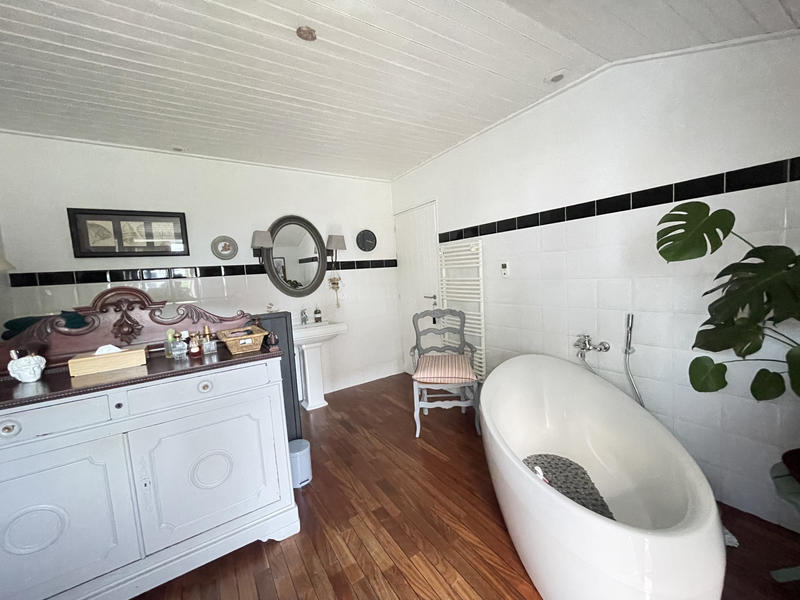 Maison - 166 m² - 8 pièces