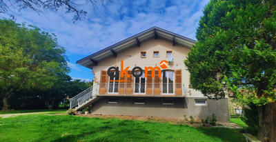 Maison - 138 m² - 6 pièces