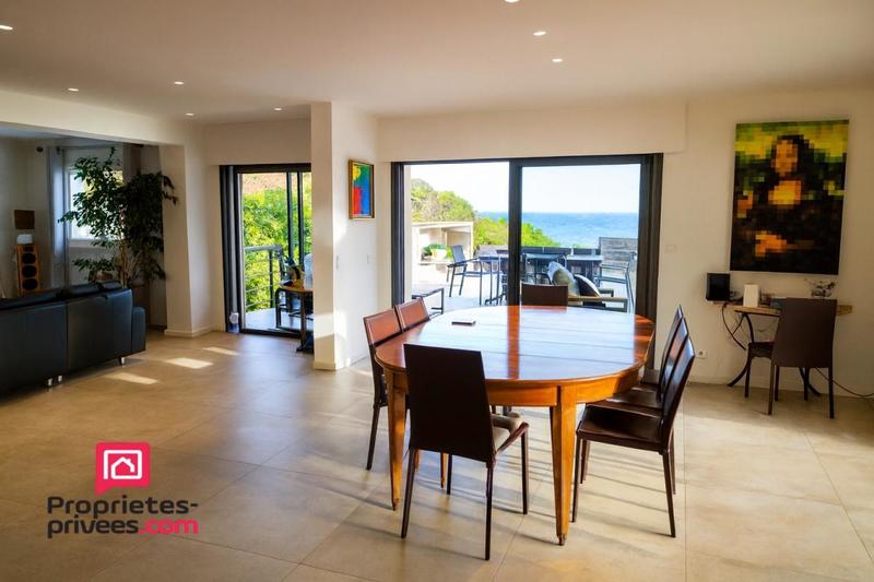 Villa - 255 m² - 9 pièces