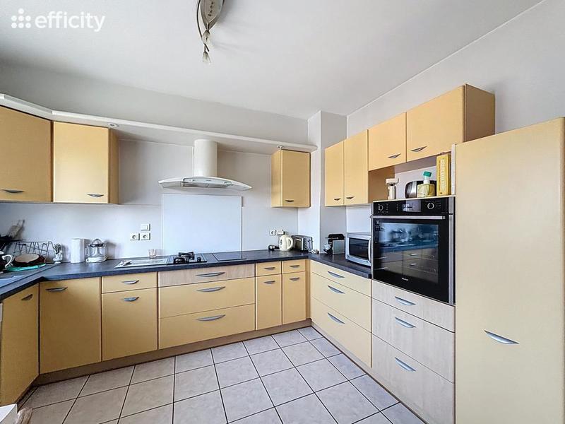 Pavillon - 226 m² - 6 pièces