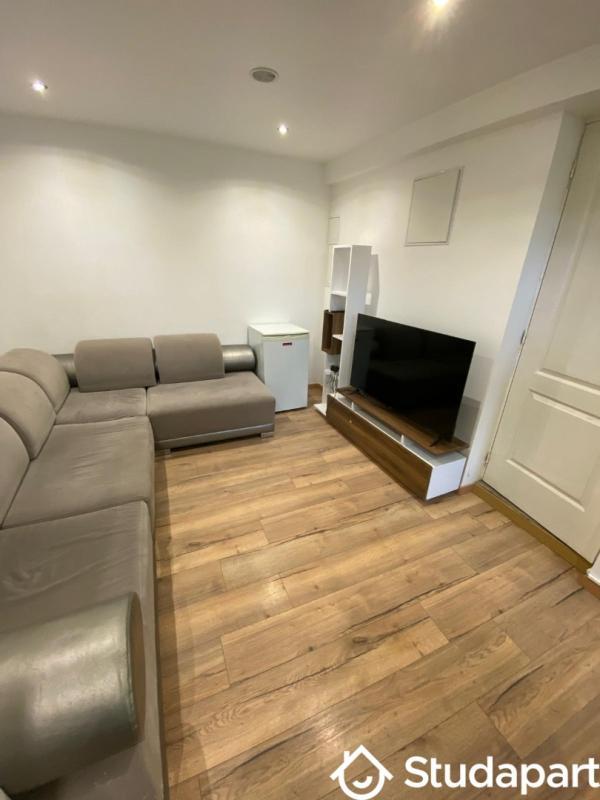 Chambre - 9 m² - 1 pièce