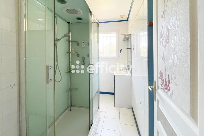 Maison - 93 m² - 5 pièces