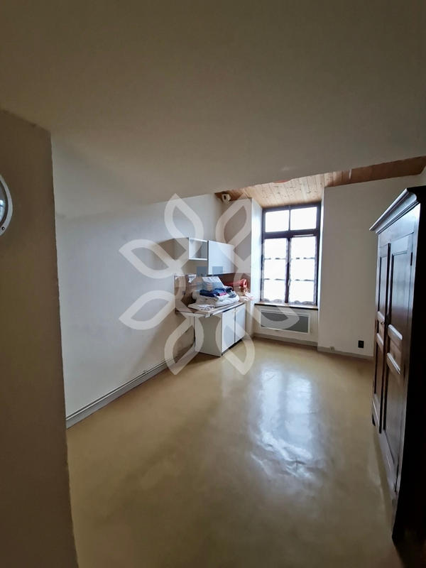 Propriété - 380 m² - 27 pièces