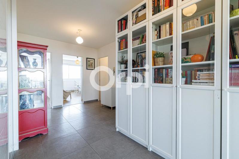 Appartement - 99 m² - 5 pièces