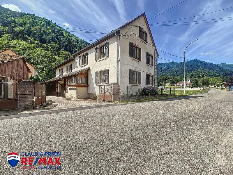 Maison - 255 m² - 9 pièces