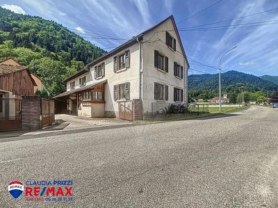 Maison - 255 m² - 9 pièces