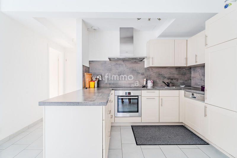 Maison - 216 m² - 6 pièces