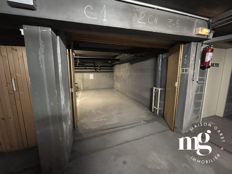 Parking / Garage - 13 m²