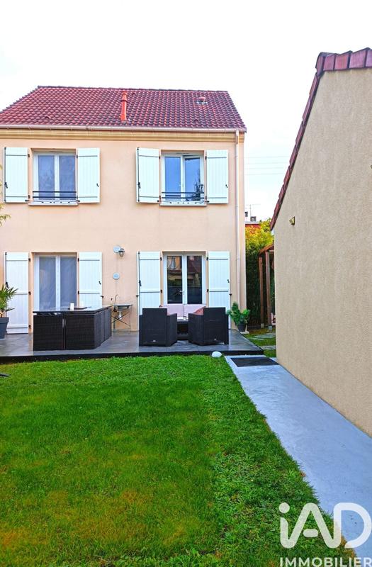 Maison - 93 m² - 4 pièces