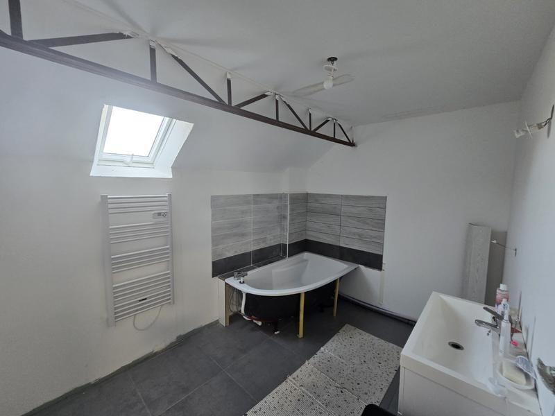 Maison - 223 m² - 8 pièces