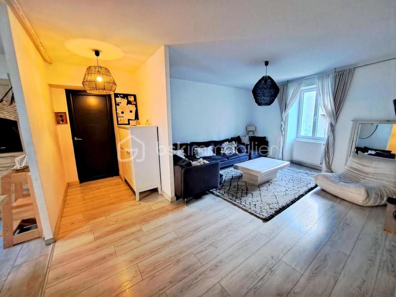 Appartement - 95 m² - 6 pièces