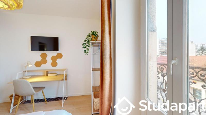 Chambre - 11 m² - 1 pièce