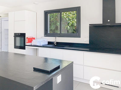 Maison - 104 m² - 5 pièces