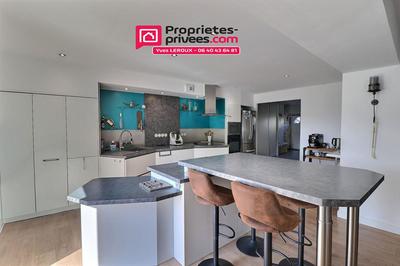 Maison - 198 m² - 6 pièces
