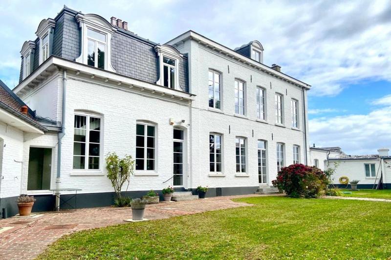 Maison de campagne - 300 m² - 8 pièces