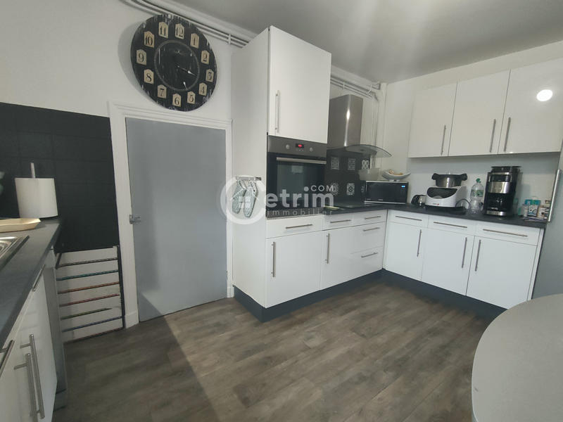 Maison - 201 m² - 7 pièces